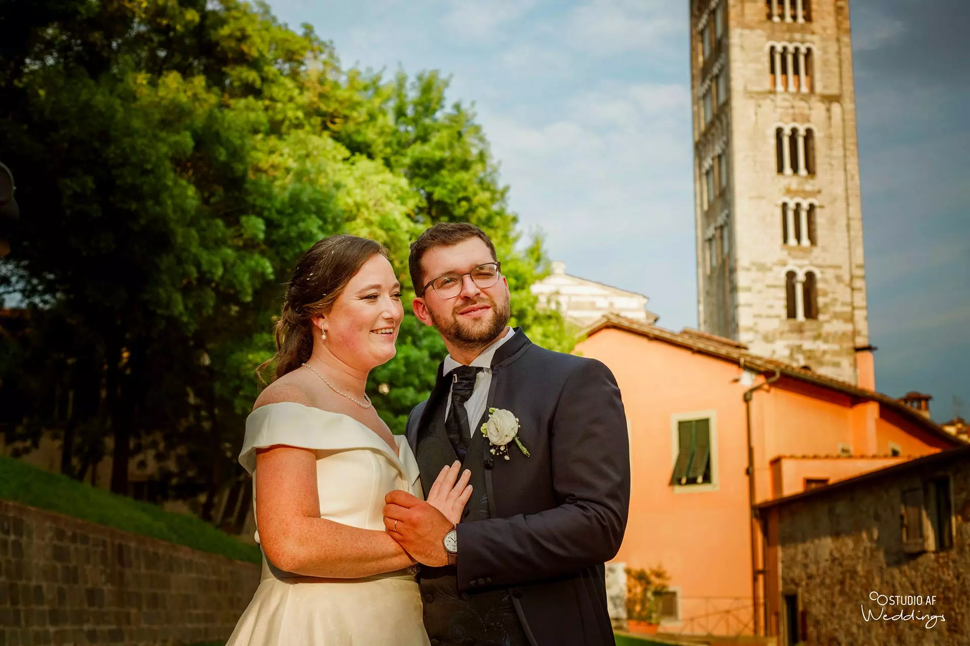 Matrimonio a Lucca con Torre Guinigi sullo sfondo
